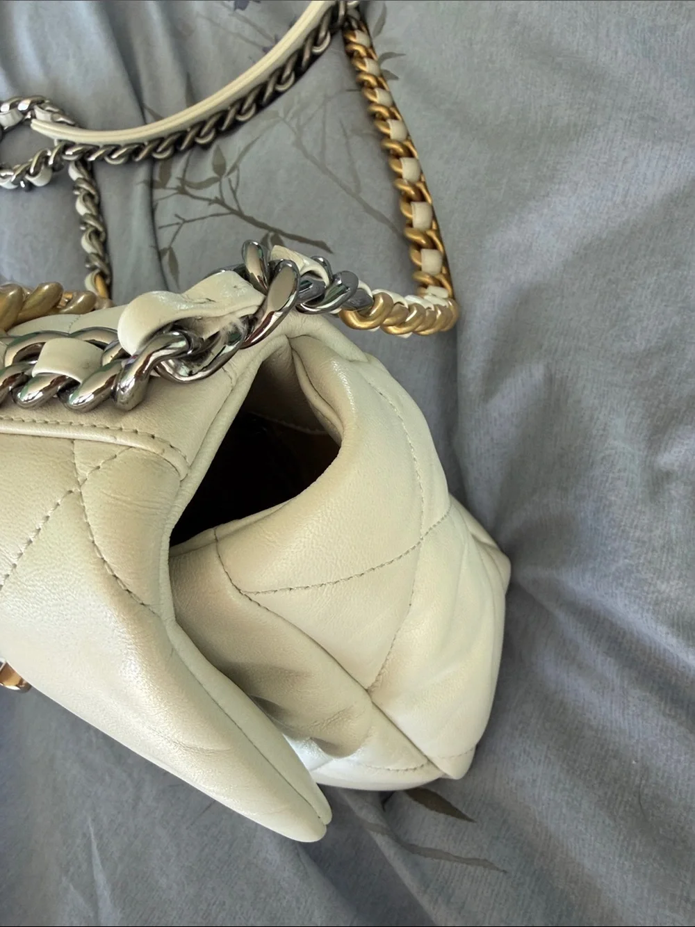 Chanel 19 White Quilted Shoulder Bag size medium with Gold & Silver Chain